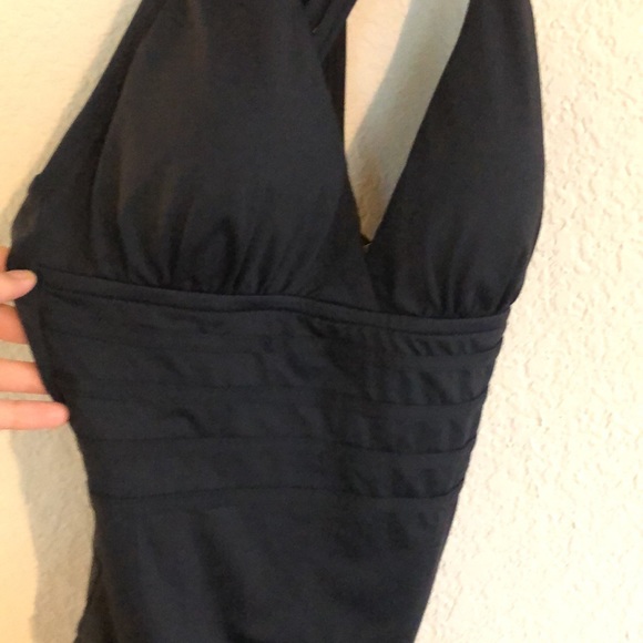 LA BLANCA Island Goddess Multi-Strap Cross-Back - Picture 14 of 16